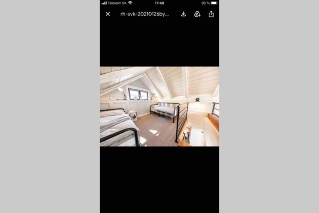 バンスカー・ビストリツァ A Modern Barn House In Brusnoヴィラ エクステリア 写真